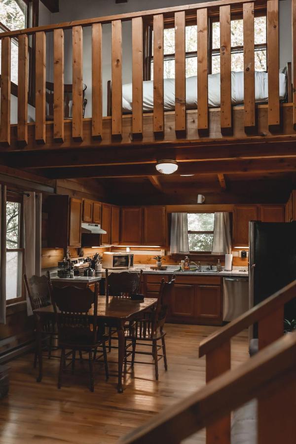 Creekside Overlook At 36 North Cabin - Fireplace Purlear Extérieur photo